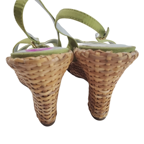 Basket Weave Wedge Sandals in Green - Picture 2 of 6